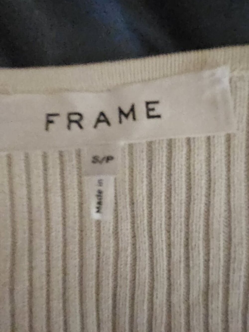 Beautiful Frame Top - Picture 4 of 4